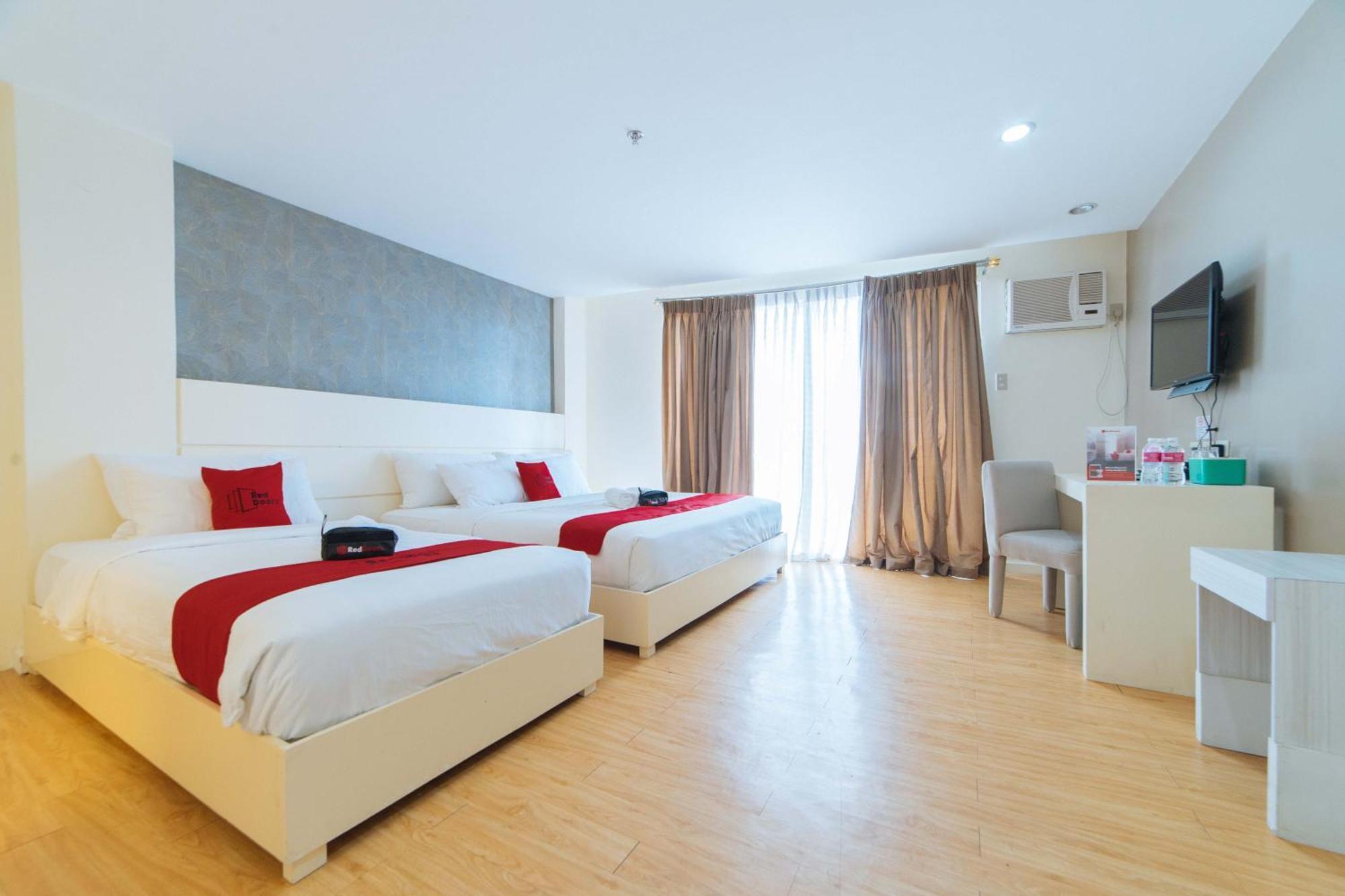 เรดดอร์ซ พลัส เนียร์ ไกซาโน มอลล์ กาลิโบ Hotel ภายนอก รูปภาพ
