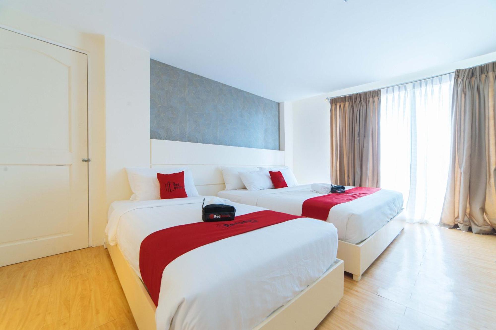 เรดดอร์ซ พลัส เนียร์ ไกซาโน มอลล์ กาลิโบ Hotel ภายนอก รูปภาพ