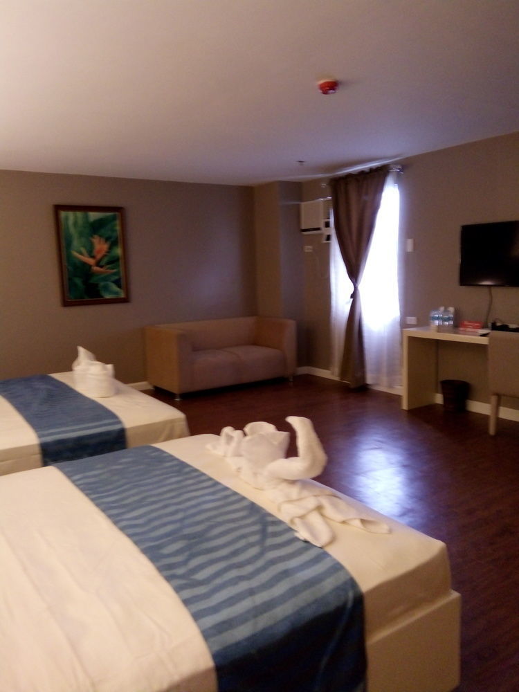 เรดดอร์ซ พลัส เนียร์ ไกซาโน มอลล์ กาลิโบ Hotel ภายนอก รูปภาพ