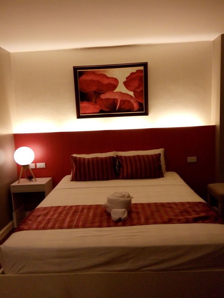 เรดดอร์ซ พลัส เนียร์ ไกซาโน มอลล์ กาลิโบ Hotel ภายนอก รูปภาพ