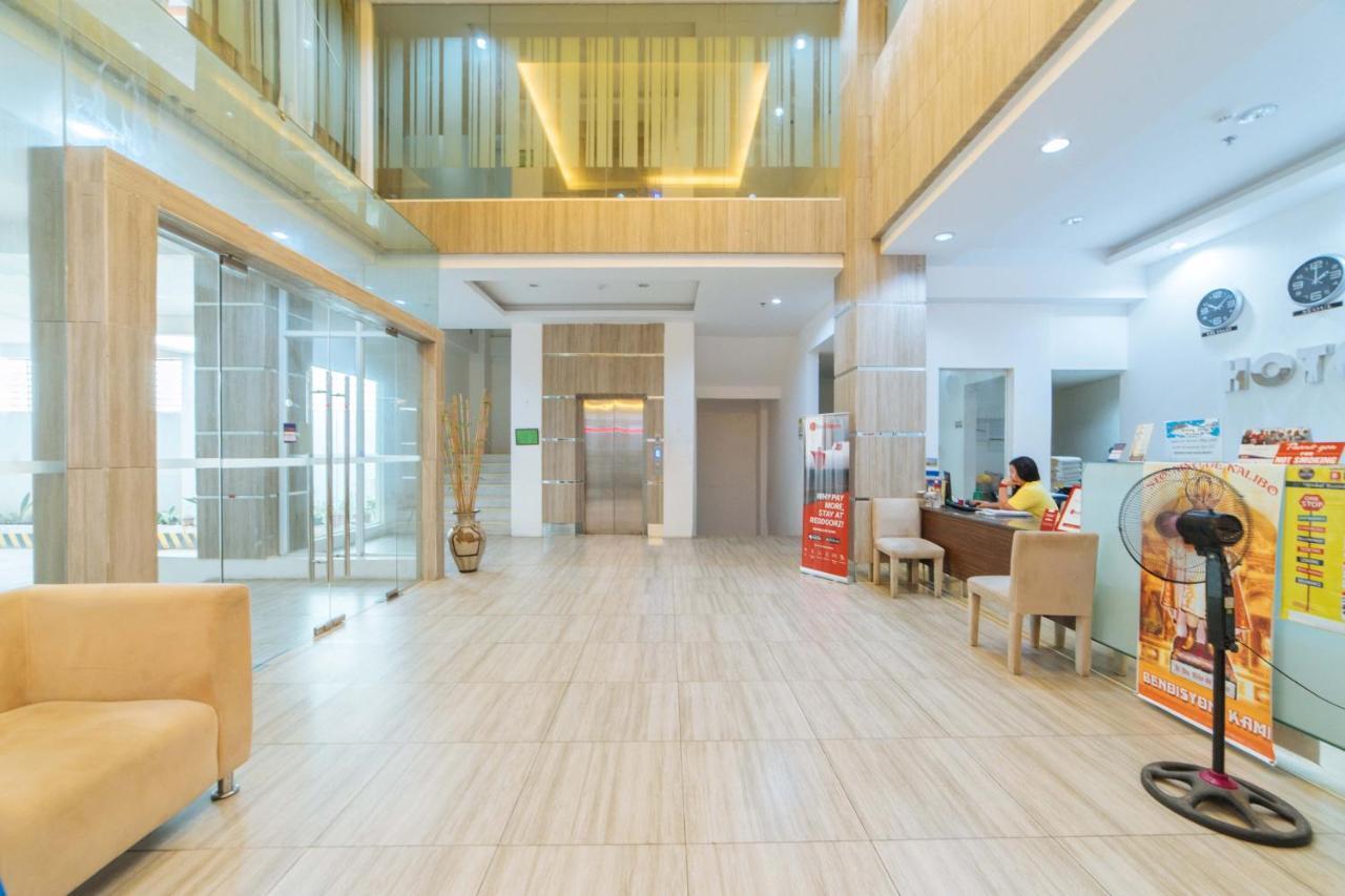 เรดดอร์ซ พลัส เนียร์ ไกซาโน มอลล์ กาลิโบ Hotel ภายนอก รูปภาพ