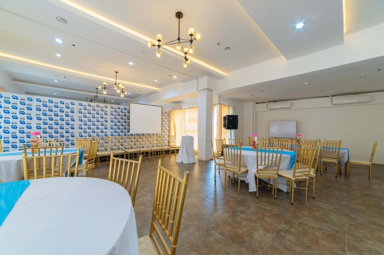 เรดดอร์ซ พลัส เนียร์ ไกซาโน มอลล์ กาลิโบ Hotel ภายนอก รูปภาพ