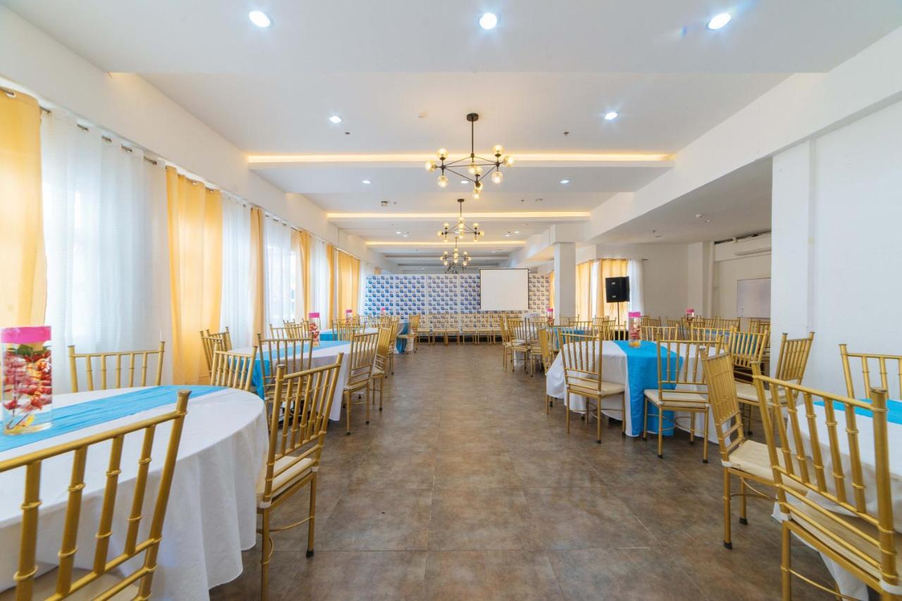เรดดอร์ซ พลัส เนียร์ ไกซาโน มอลล์ กาลิโบ Hotel ภายนอก รูปภาพ